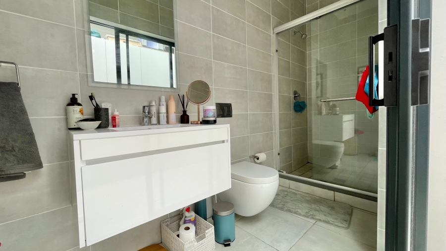 1 Bedroom Property for Sale in Paardevlei Western Cape